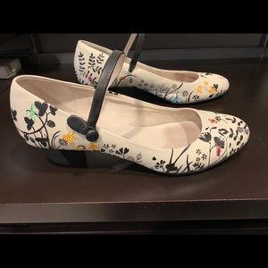 Camper embroidered Mary Janes 8 1/2